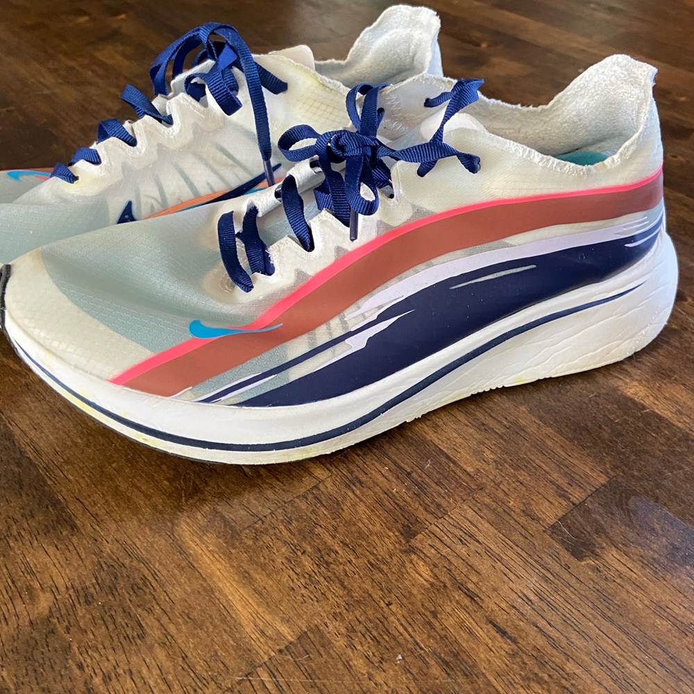 Women’s Nike running shoes - innovative concept